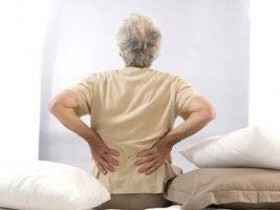 6 способов избавиться от возрастной боли в спине