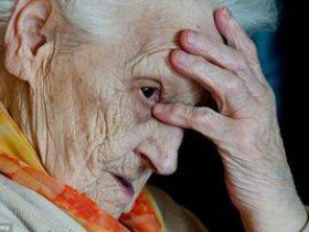Как происходит потеря памяти при болезни Альцгеймера