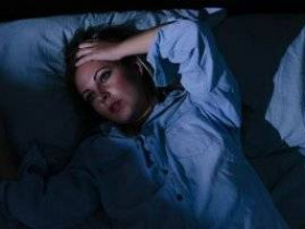 Как справиться с ночными приливами во время менопаузы