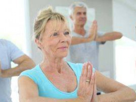 7 поз йоги для пожилых людей