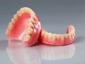 6 домашних средств при боли от зубных протезов