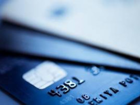 Выпуск банковских карт может стать платным
