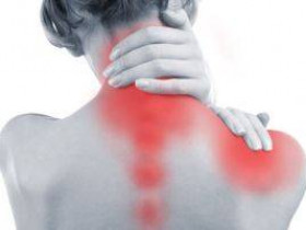 Важные витамины, которые следует принимать при болях в плечах и шее