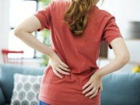 7 причин болей в спине у женщин