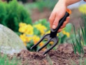 9 способов защитить кожу во время работ в саду