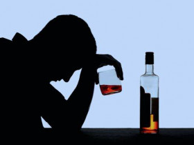 Почему нельзя пить алкоголь на самоизоляции