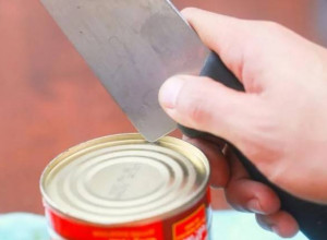 5 способов открыть банку без консервного ножа