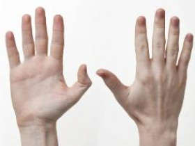 3 упражнения на растяжку при онемении пальцев и запястья рук
