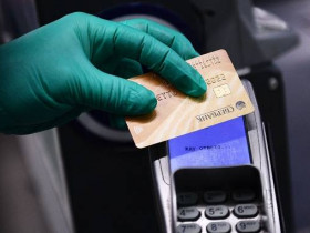 Сбербанк продолжит обслуживание карт с истекшим сроком